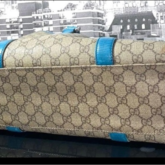 SOLDAuthentic Gucci GG Shoulder Bag - Picture 15 of 17